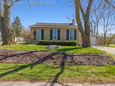 5067 Walsh Drive, Brighton Twp, MI 48114