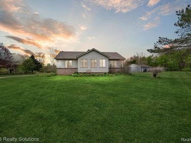 2927 N Blacks Corners Road, Goodland Twp, MI 48444