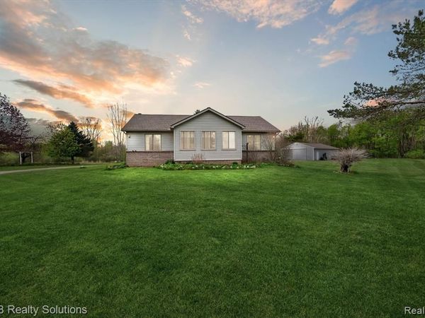 2927 N Blacks Corners Road, Goodland Twp, MI 48444