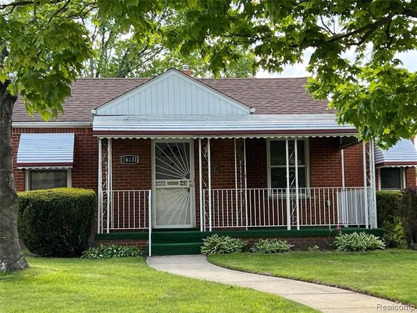 16131 Winthrop Street, Detroit, MI 48235