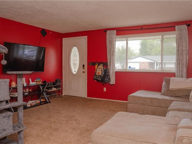 6532 Lemans Lane, Dayton, OH 45424 Photo 2
