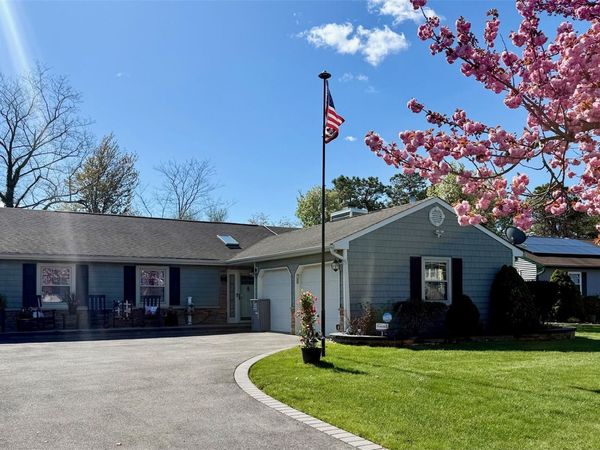 11 Hollow Oak Drive, East Patchogue, NY 11772