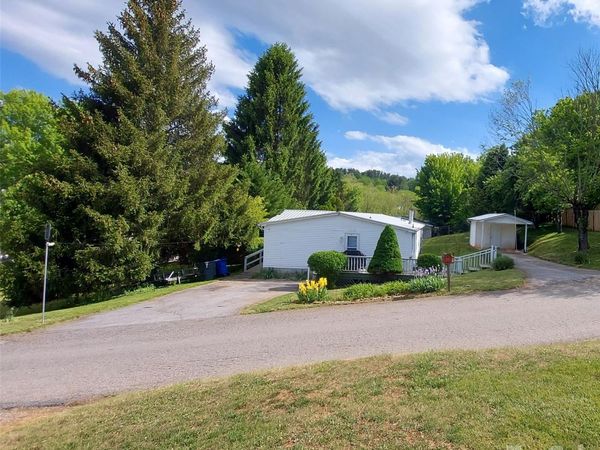 46 Larkspur Lane , Canton, NC 28716