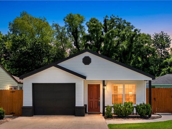 9 Brookhollow Place, Bentonville, AR 72712