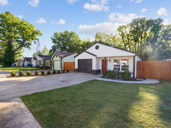 9 Brookhollow Place , Bentonville, AR 72712