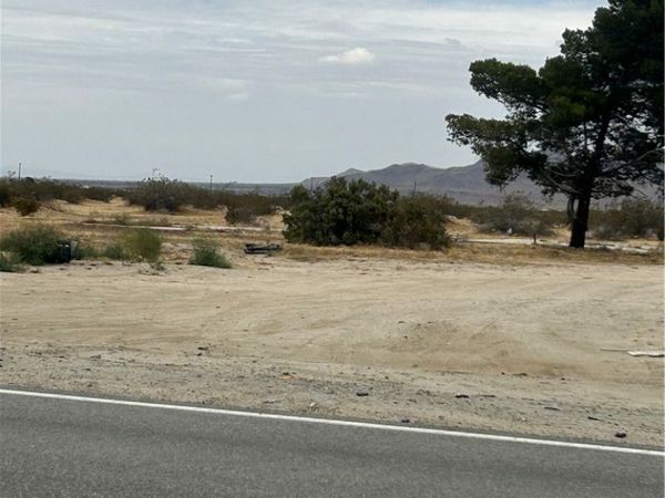 20505 Palmdale Blvd E, Palmdale, CA 93591