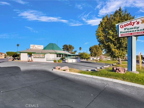 14096 Green Tree Boulevard, Victorville, CA 92395