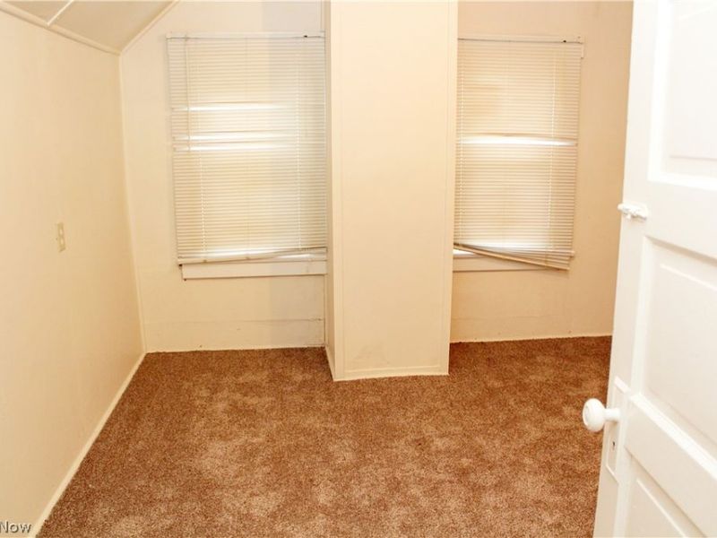 323 S Hazelwood Avenue, Youngstown, OH 44509 Photo 27