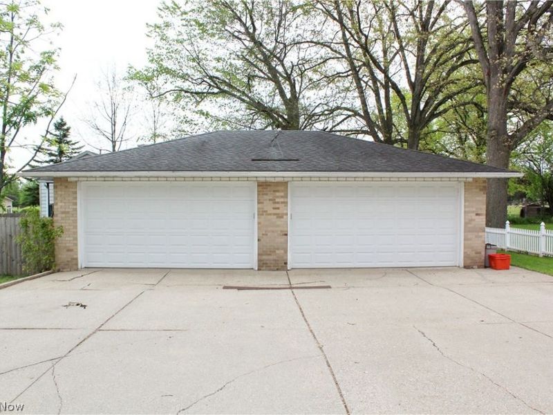 323 S Hazelwood Avenue, Youngstown, OH 44509 Photo 3