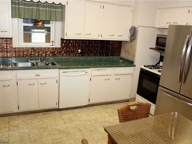 323 S Hazelwood Avenue, Youngstown, OH 44509 Photo 9