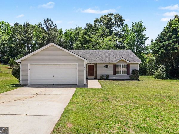 30 Canterbury Drive, Grantville, GA 30220