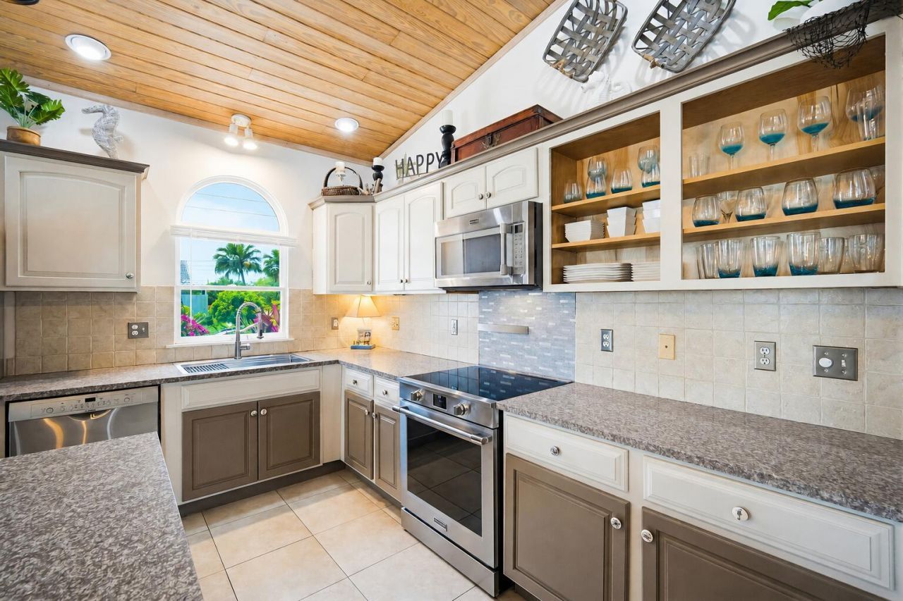 21012 6th Avenue, Cudjoe, FL 33042 Photo
