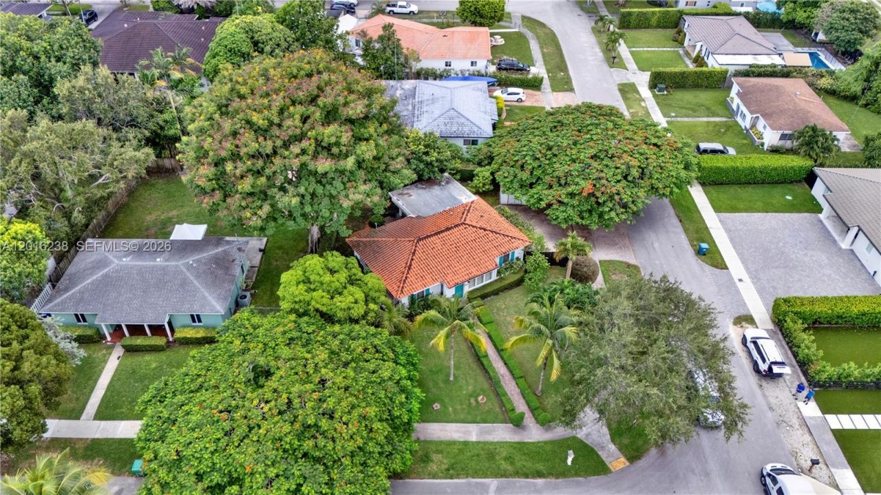 6890 SW 51st St , Miami, FL 33155 Photo