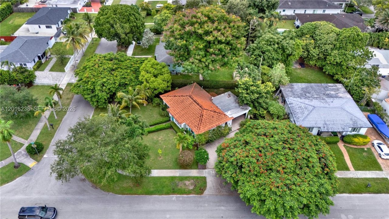 6890 SW 51st St , Miami, FL 33155 Photo
