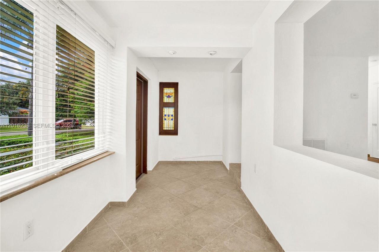 6890 SW 51st St , Miami, FL 33155 Photo