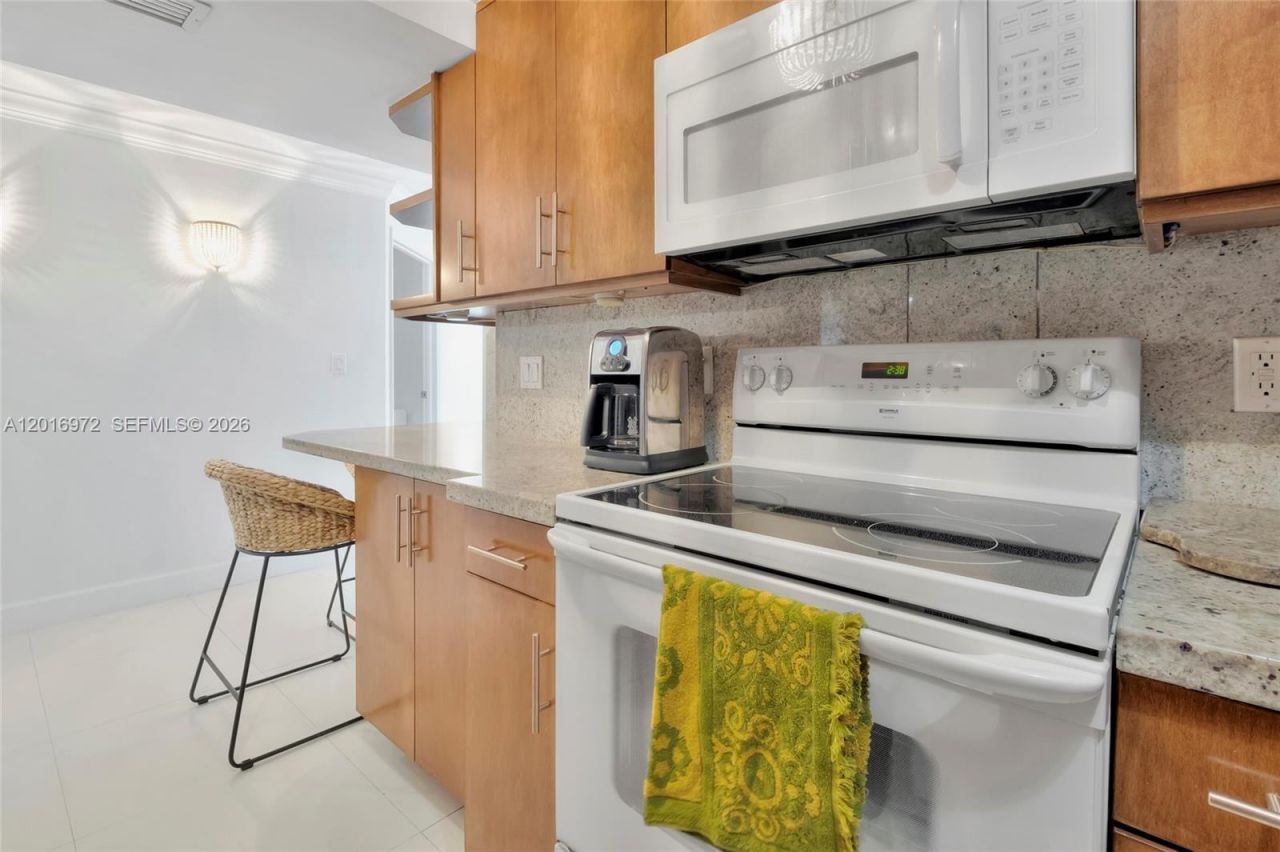 2401 Collins Ave , Unit 1805, Miami Beach, FL 33140 Photo