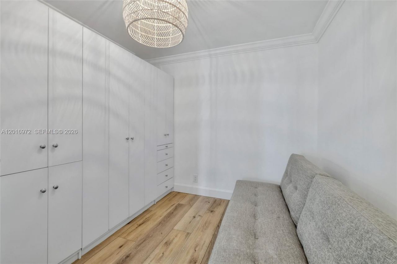 2401 Collins Ave , Unit 1805, Miami Beach, FL 33140 Photo