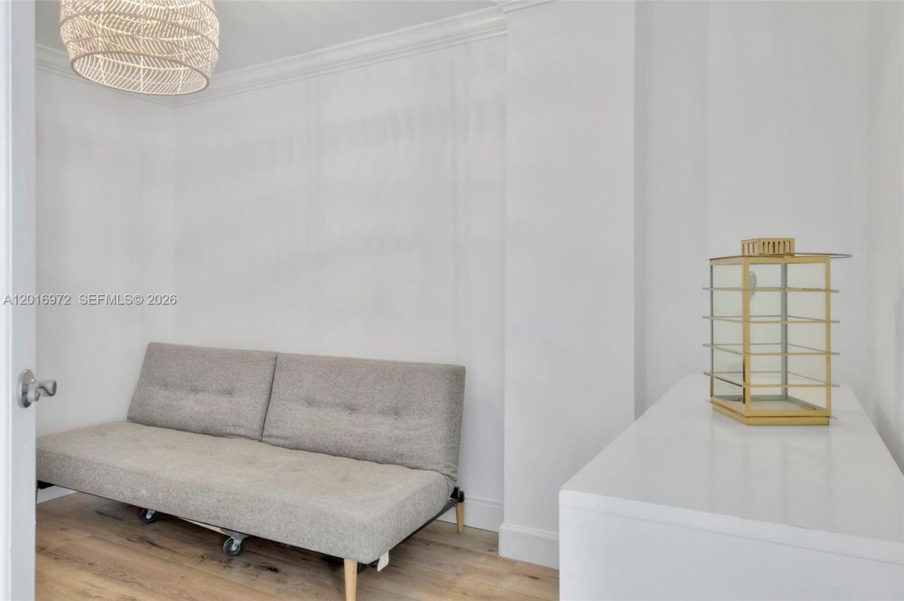 2401 Collins Ave , Unit 1805, Miami Beach, FL 33140 Photo