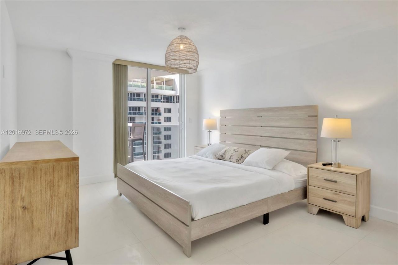 2401 Collins Ave, Unit 1805, Miami Beach, FL 33140 Photo