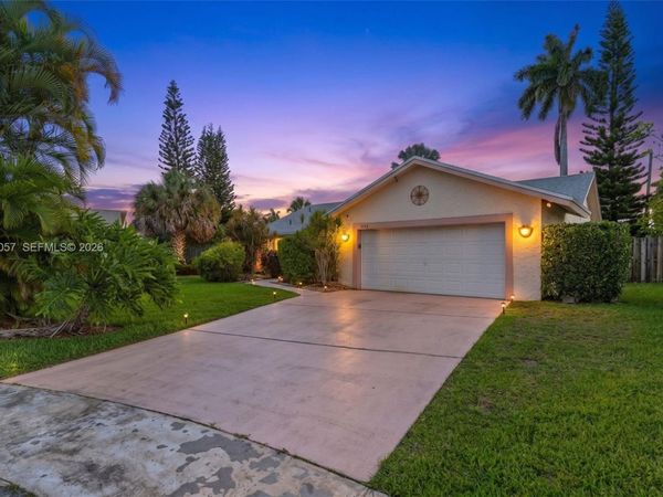 9470 NW 33rd Mnr , Sunrise, FL 33351