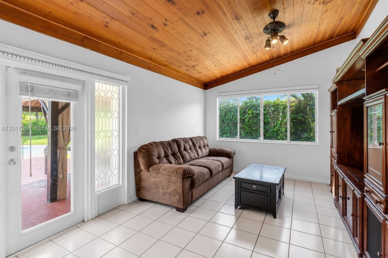 9470 NW 33rd Mnr, Sunrise, FL 33351 Photo