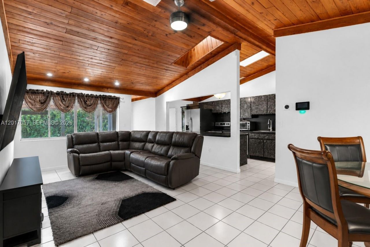 9470 NW 33rd Mnr, Sunrise, FL 33351 Photo