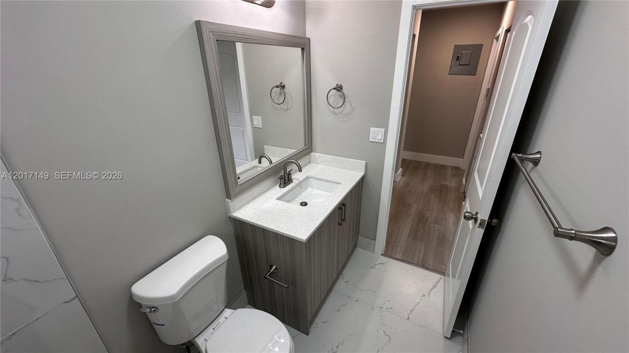 4101 NW 30th Ter , Unit 4, Lauderdale Lakes, FL 33309 Photo