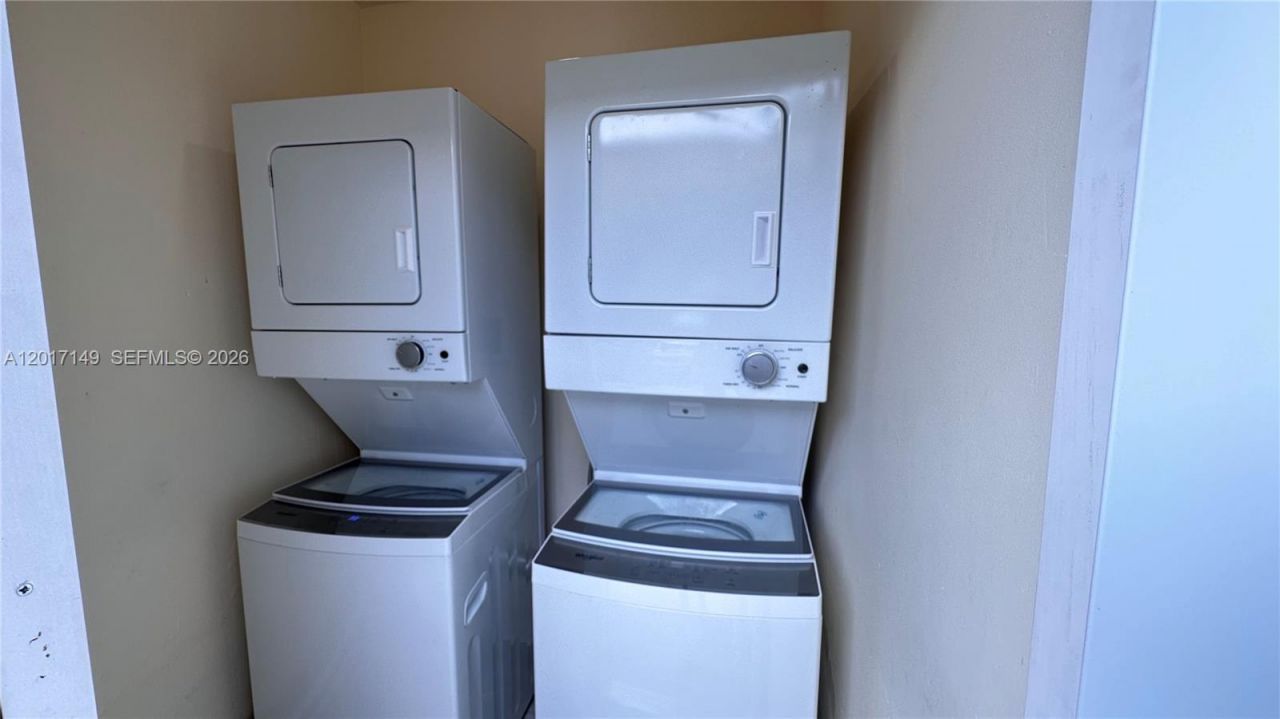 4101 NW 30th Ter , Unit 4, Lauderdale Lakes, FL 33309 Photo
