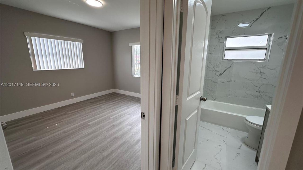 4101 NW 30th Ter , Unit 4, Lauderdale Lakes, FL 33309 Photo