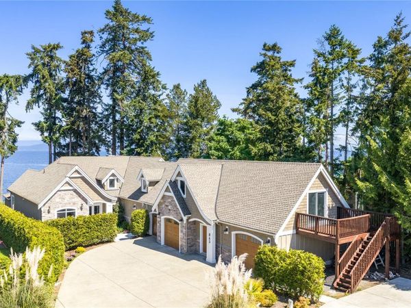 863 Cavin Rd, French Creek, BC V9P 1Z9