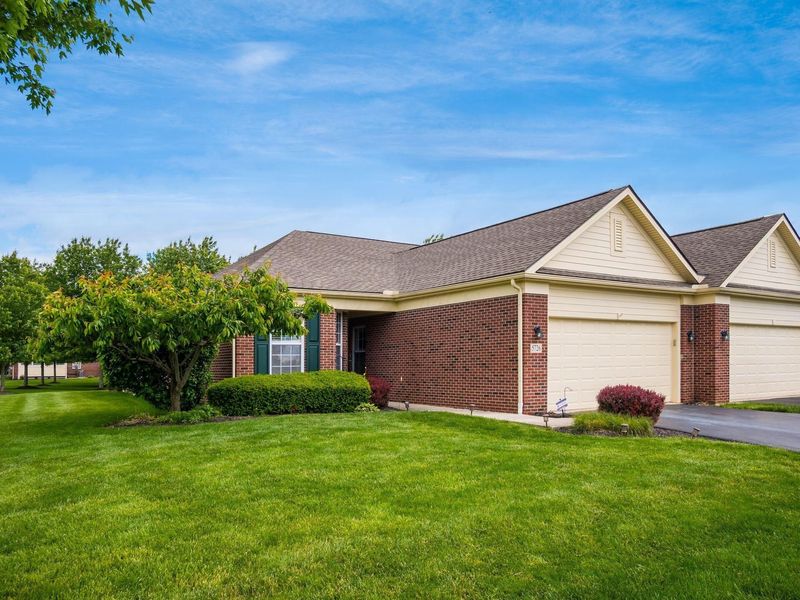 5726 Snedegar Drive, Unit 1001, New Albany, OH 43054 Photo 2