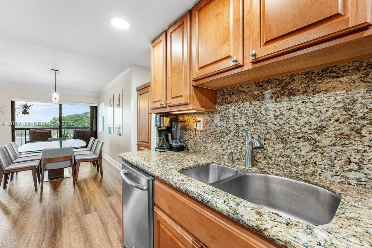 364 Golfview Rd, Unit 505, North Palm Beach, FL 33408 Photo