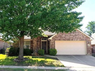 15721 Wheelhorse Trail, Fort Worth, TX 76262