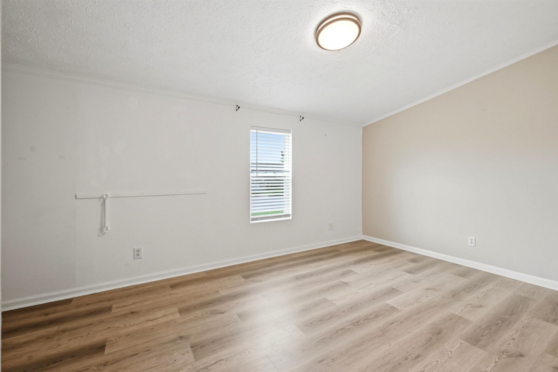 1037 Weslin Creek Dr. Photo 14