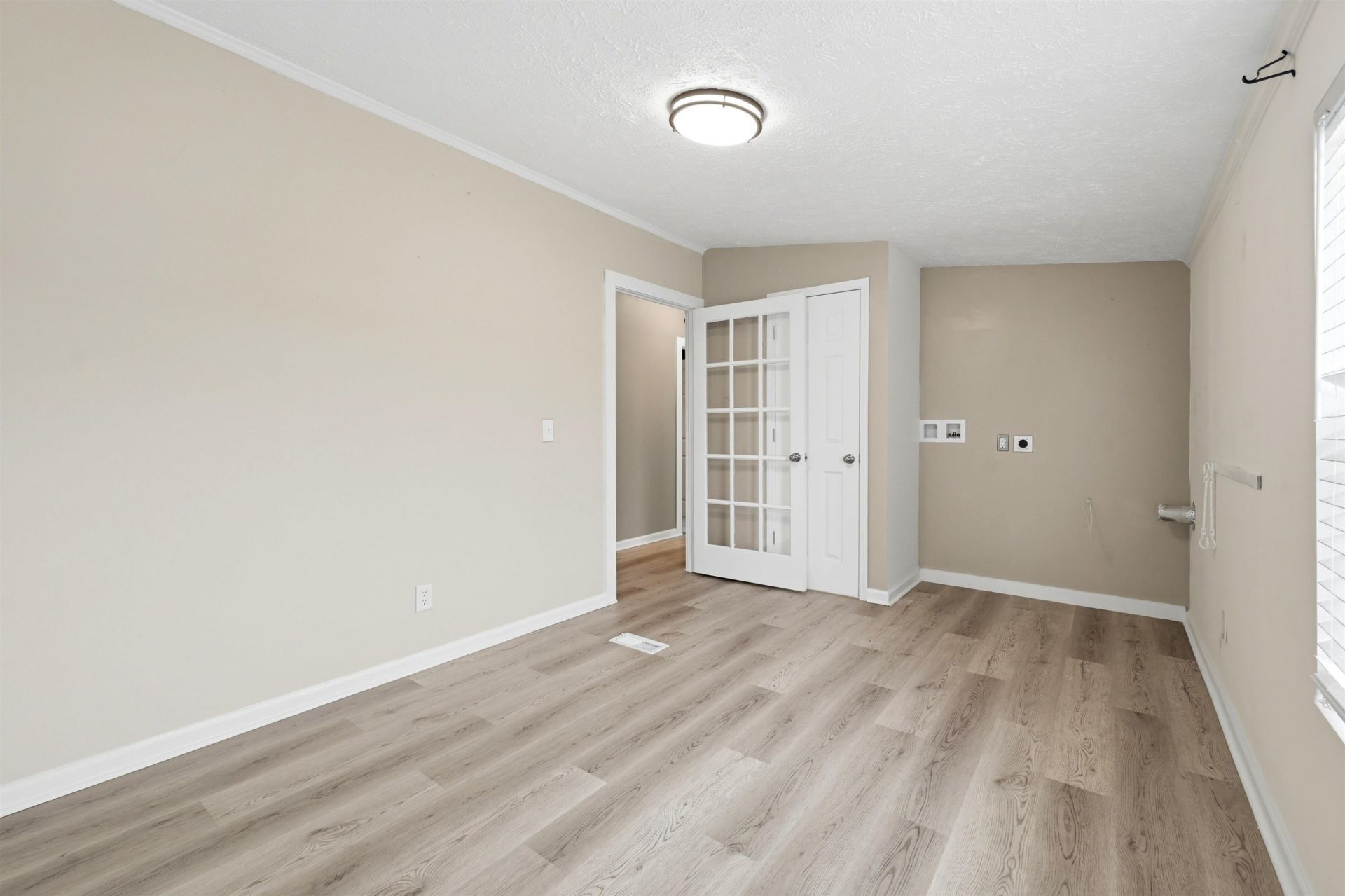 1037 Weslin Creek Dr. Photo 15
