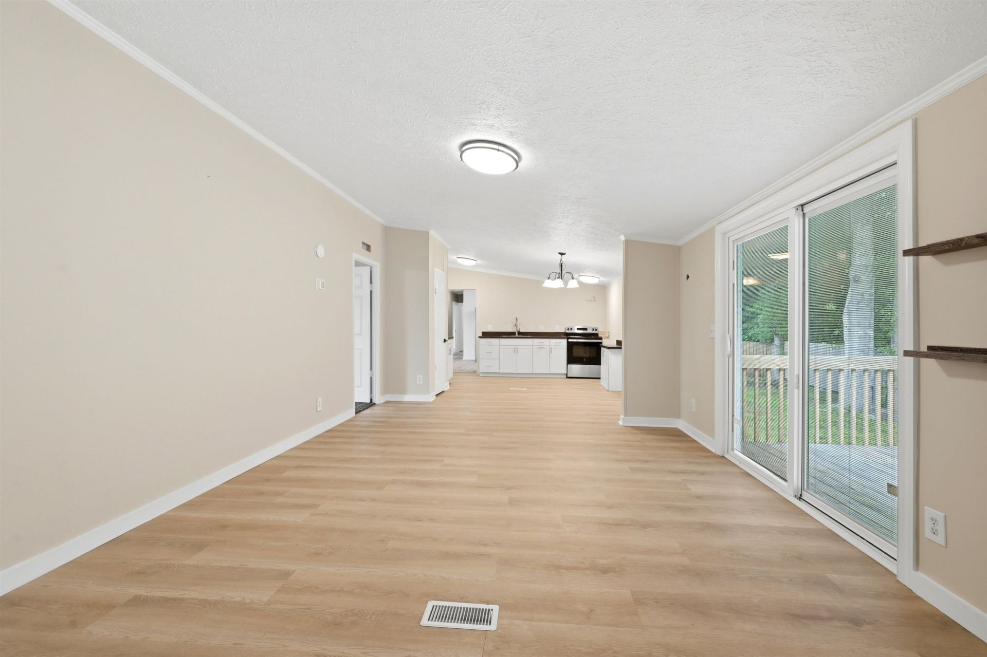 1037 Weslin Creek Dr. Photo 32
