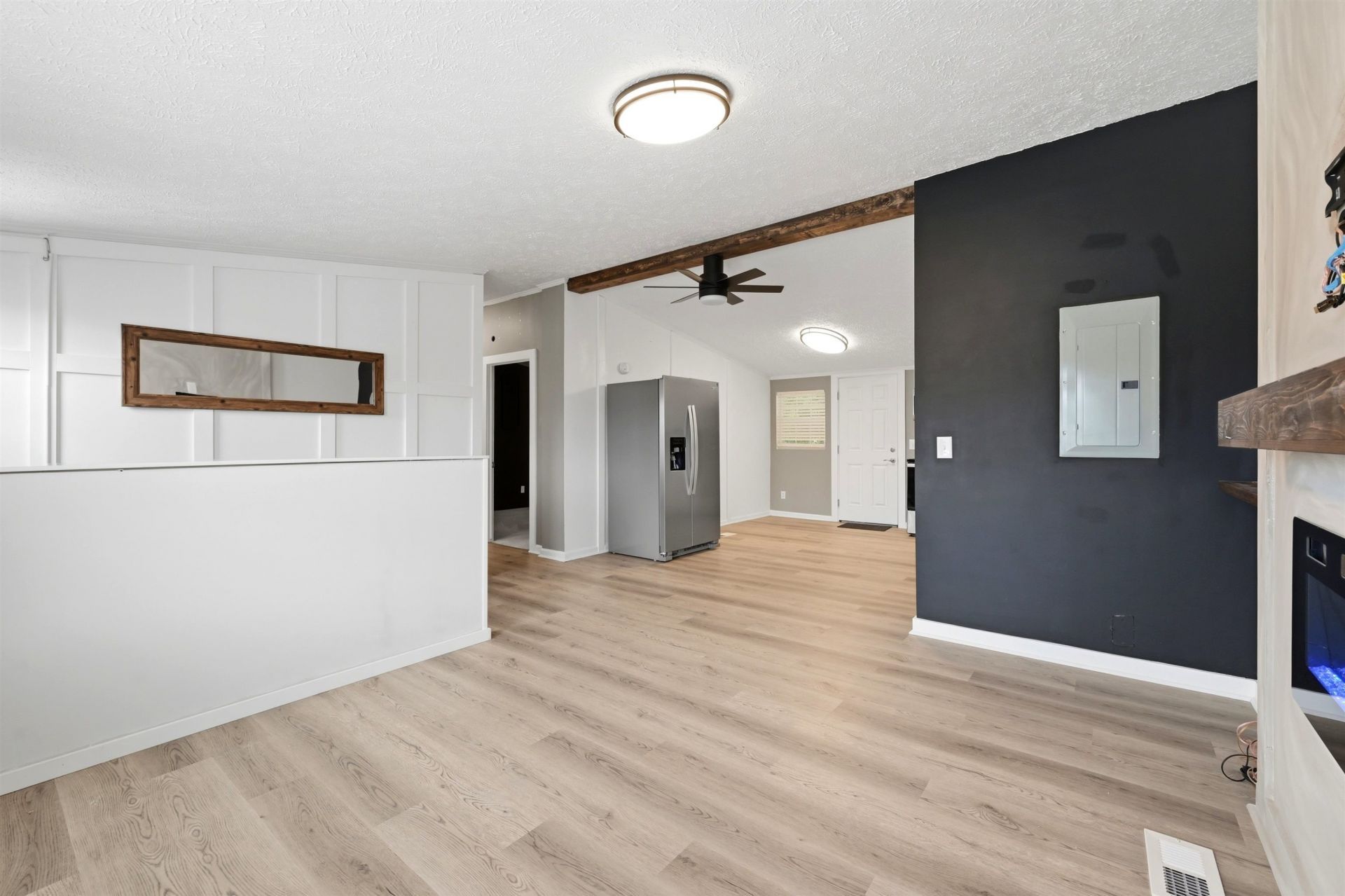 1037 Weslin Creek Dr. Photo 7