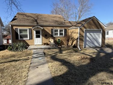 917 Grove Avenue , Crete, NE 68333