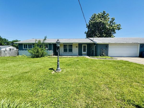 1110 N 8th Street, Benton, IL 62812