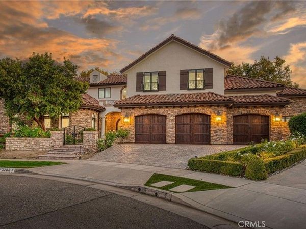 2283 E Sarazen, Fresno, CA 93730