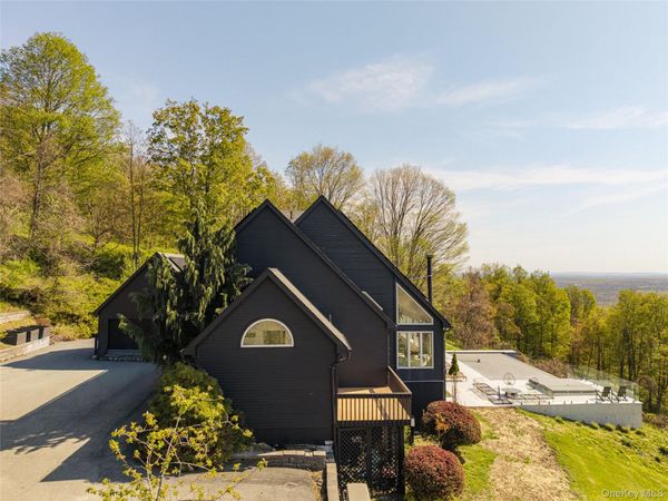 704 Mountain Road, Middletown, NY 10940