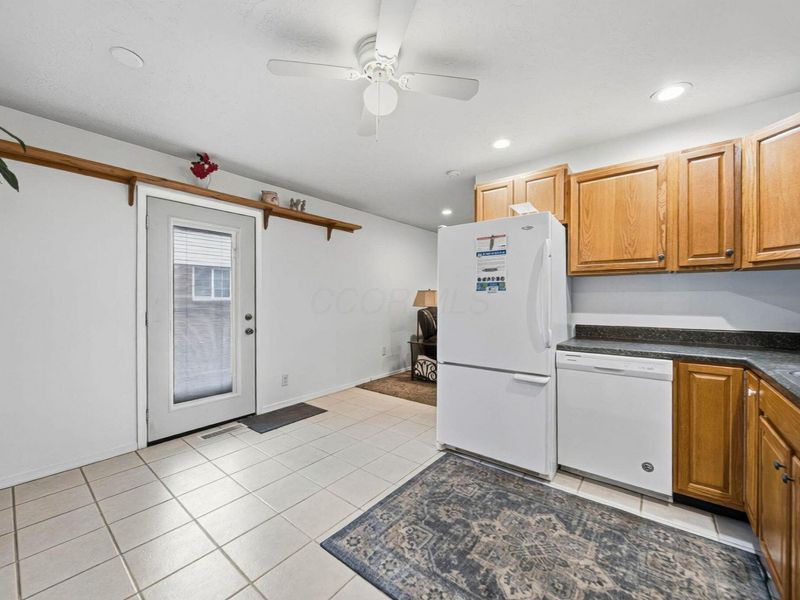 387 Daytona Road, Columbus, OH 43228 Photo 19