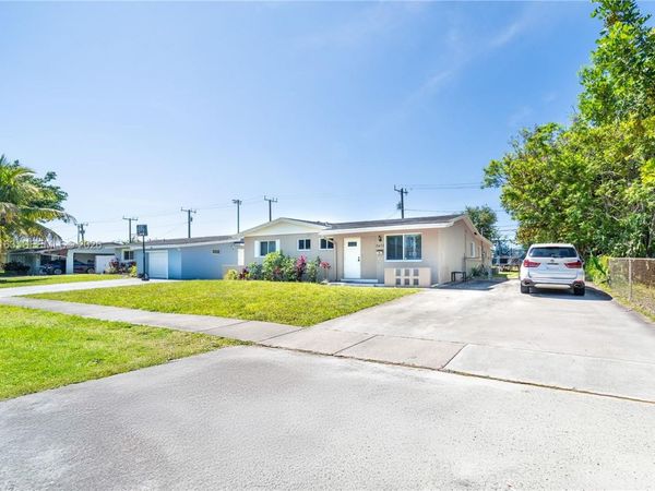 6472 Pierce St , Hollywood, FL 33024