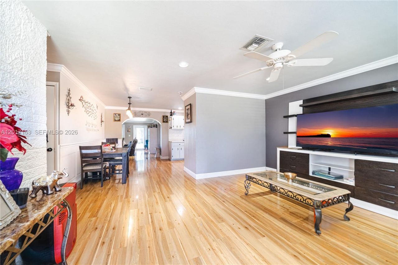 6472 Pierce St , Hollywood, FL 33024 Photo