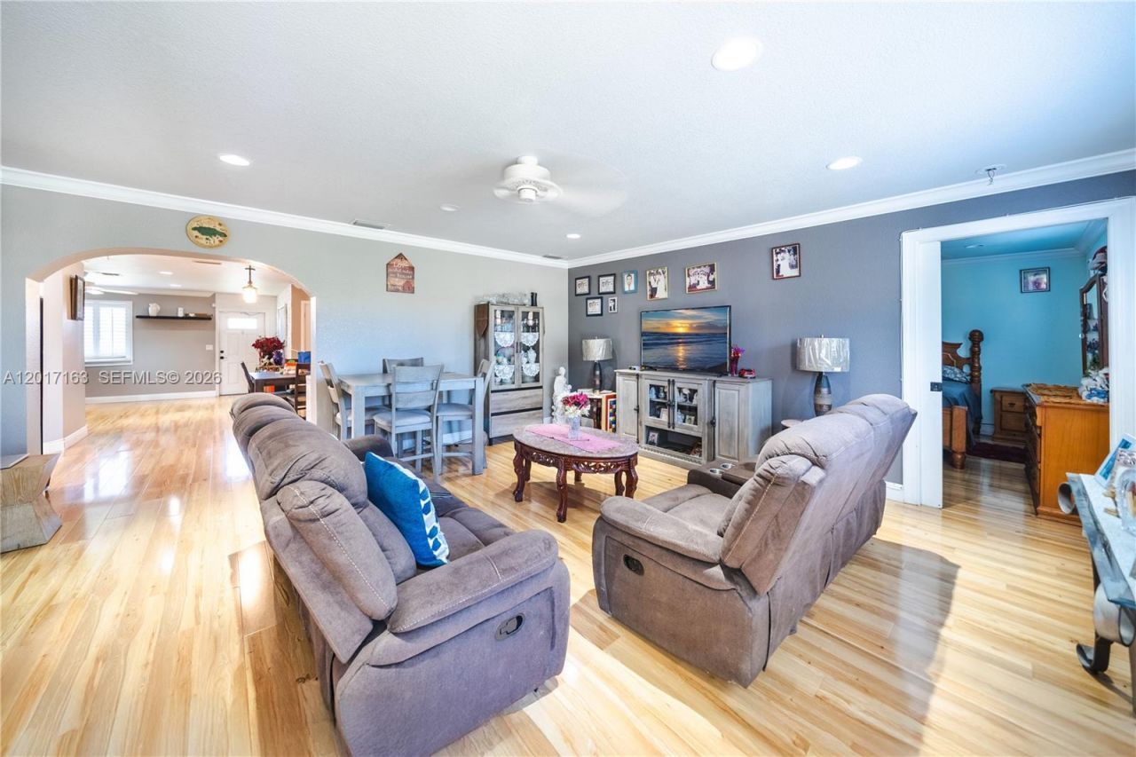 6472 Pierce St , Hollywood, FL 33024 Photo