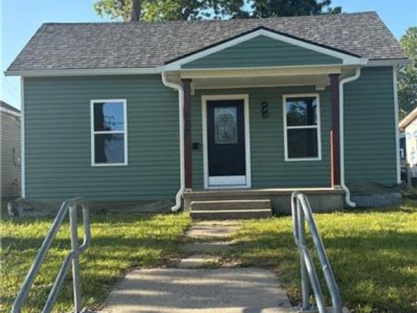 107 E 20th Street, Pittsburg, KS 66762