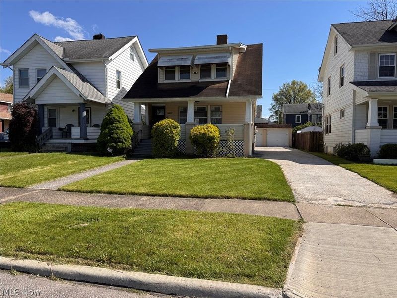 13820 S Parkway Drive, Garfield Heights, OH 44105 Photo 2