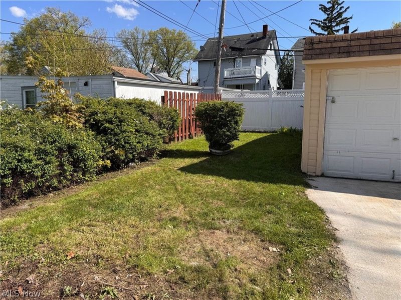 13820 S Parkway Drive, Garfield Heights, OH 44105 Photo 6