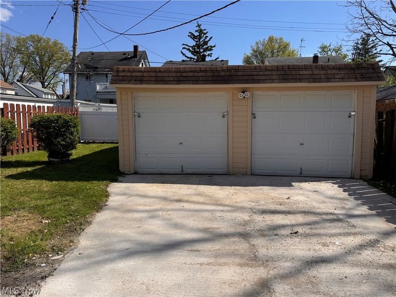13820 S Parkway Drive, Garfield Heights, OH 44105 Photo 8