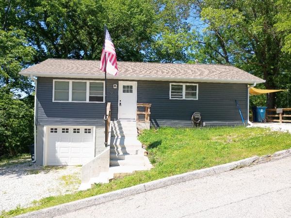 1903 Cherry Street , Seneca, MO 64865